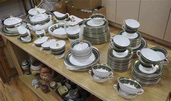 A Royal Doulton Vanborough tea and dinner service